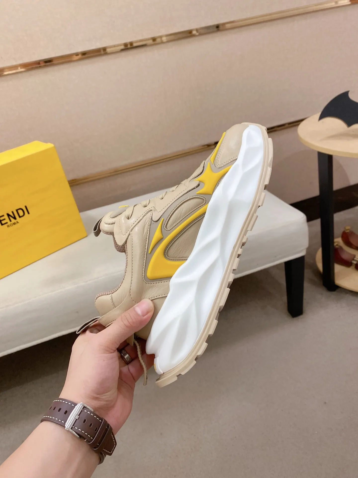 Factory price 580💰 FENDI new model (Fendi) official website 1:1 copy 👊🏻Upper 🇮🇹Imported cowhide🇩🇪Inside imported breathable mesh lining. The original outsole is molded to reflect the identity of every man, and the upper foot is elegant and stable🚶🏻🚶🏻The high-end custom counter original replica📯The shoe last remains unchanged regardless of wind and rain, and can withstand the verification of time🔍️,🔵 Size: 39-45. Can be customized 38-46 non-refundable and non-exchangeable!